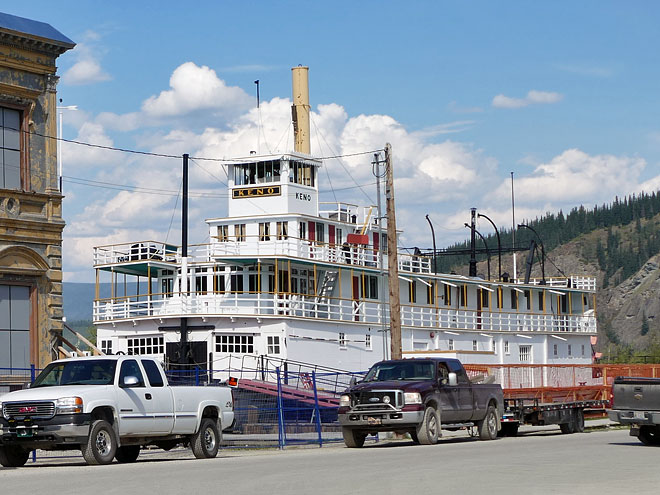 Unterwegs von Moose Creek nach Dawson City im kanadischen Yukon Dawson City im kanadischen Yukon