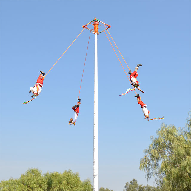 Danza del Volador in Teotihuacán