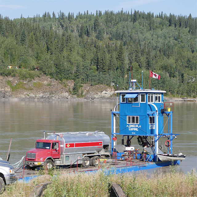 Fähre auf dem Yukon in Dawson City