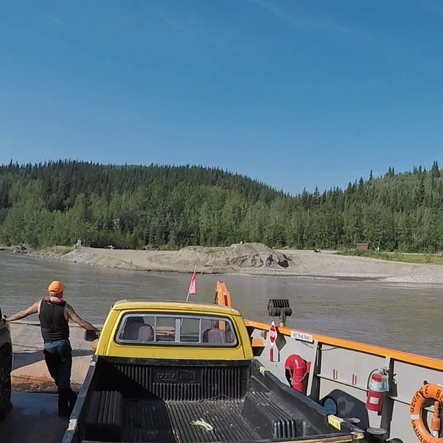 Auf der Fähre über den Yukon