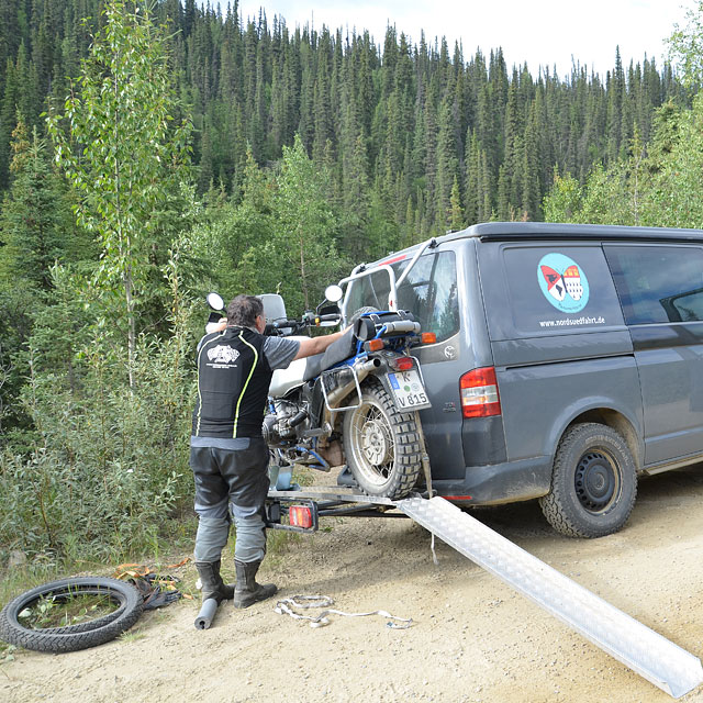 Motorradpanne in Alaska