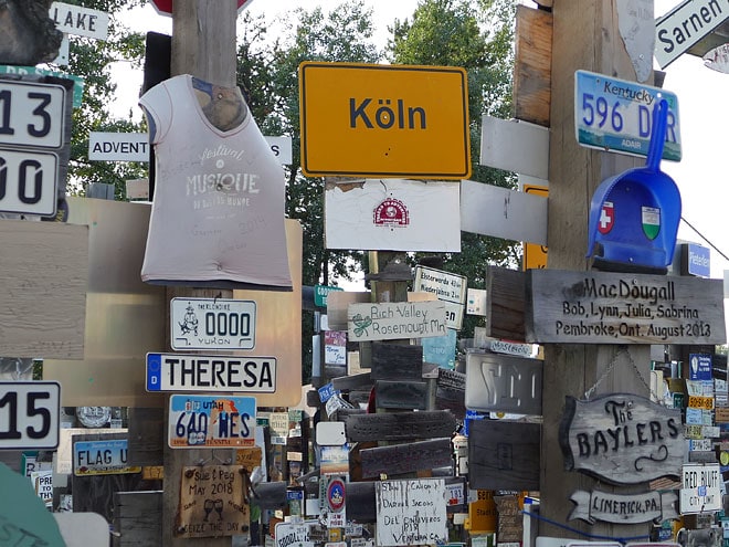 Unterwegs von Toad River nach Watson Lake im kanadischen Yukon Von Toad River nach Watson Lake im kanadischen Yukon